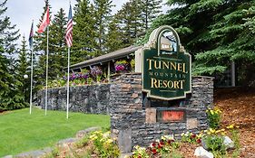 Tunnel Mountain Resort